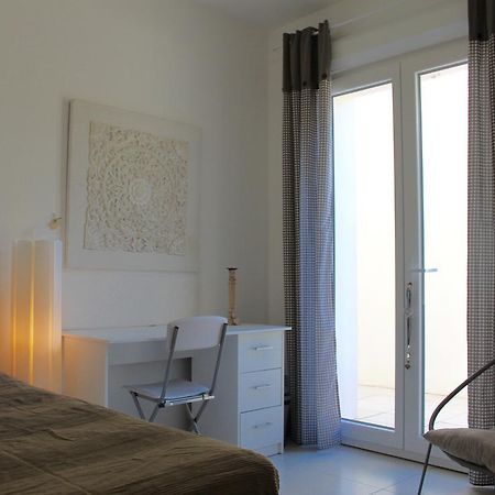 La Maison Blanche آرْلْ المظهر الخارجي الصورة