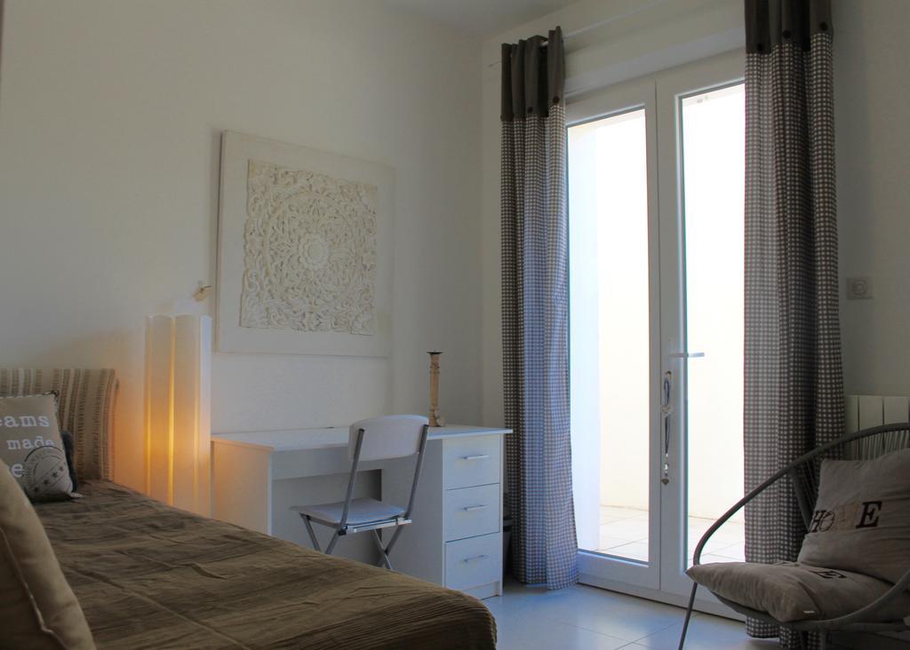 La Maison Blanche آرْلْ المظهر الخارجي الصورة
